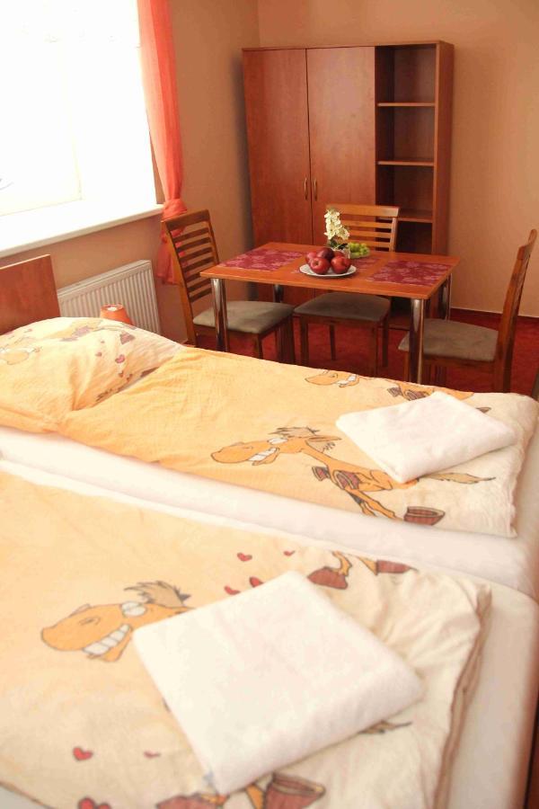 Sarovy Cerny Kocour Apart Hotel מראה חיצוני תמונה